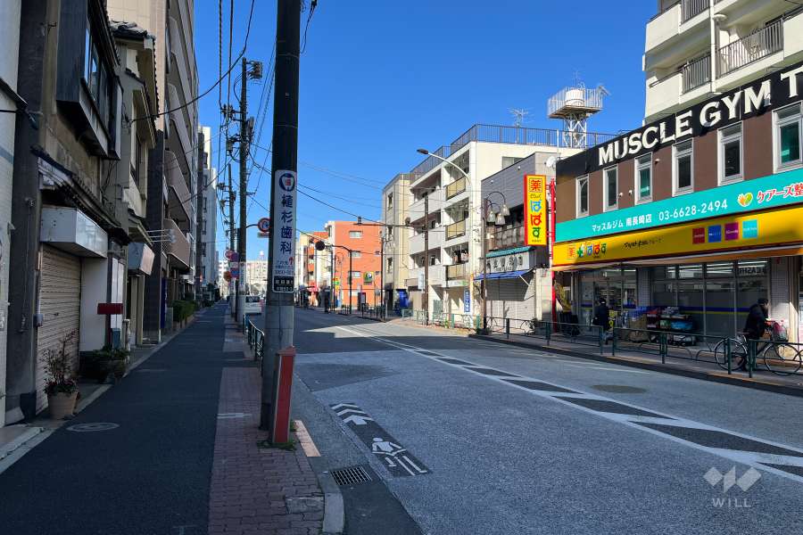 敷地南側の前面道路