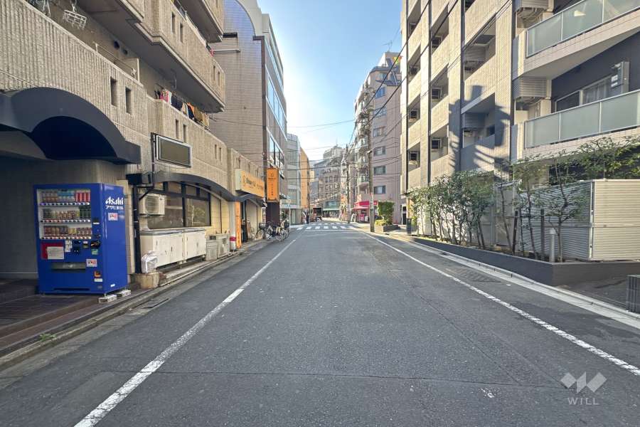 敷地北西側の前面道路