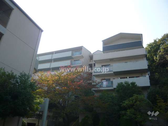 日商岩井芦屋ガーデンヒルズ2号棟の外観（南側から）