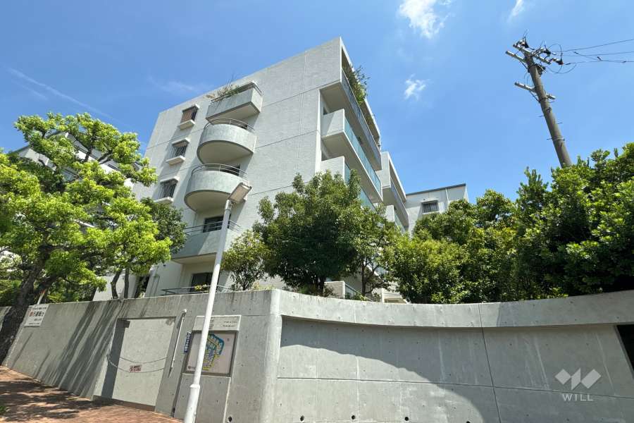 日商岩井芦屋ガーデンヒルズ3号棟の外観（南西から）