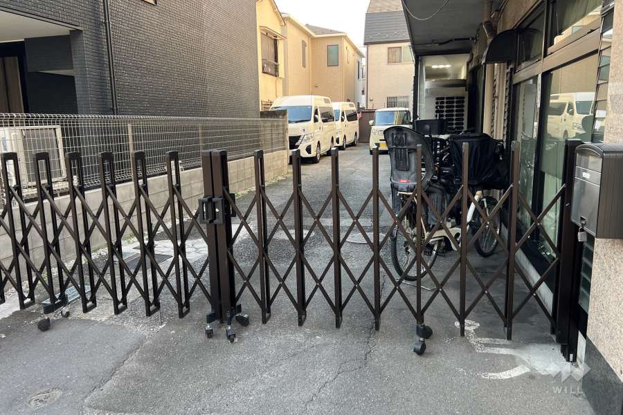 駐車場の出入り口・敷地内駐車場（屋外平面式）