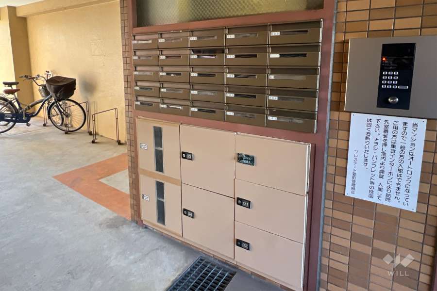 宅配ボックスと共用ポスト