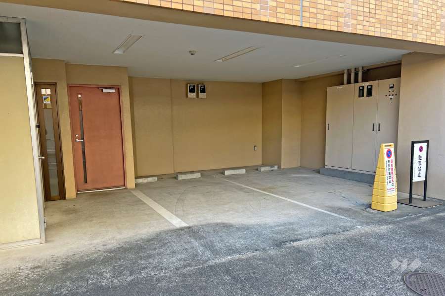 敷地内駐車場（屋内平面式）