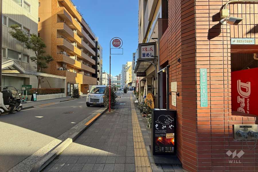 敷地北側の前面道路