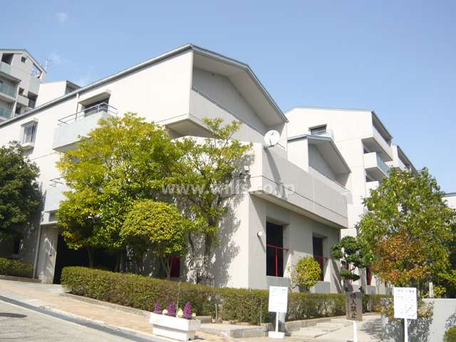 日商岩井芦屋ガーデンヒルズ6号棟の外観（西から）