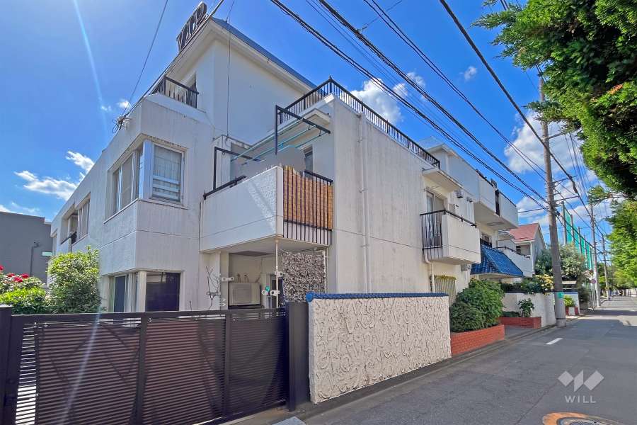 テラスハウスヴィップ東長崎の外観（南東側から）