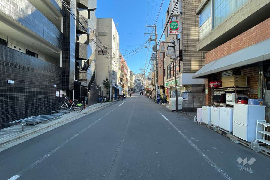 敷地北東側の前面道路