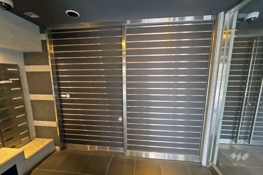 エントランスはオートロック付きです。