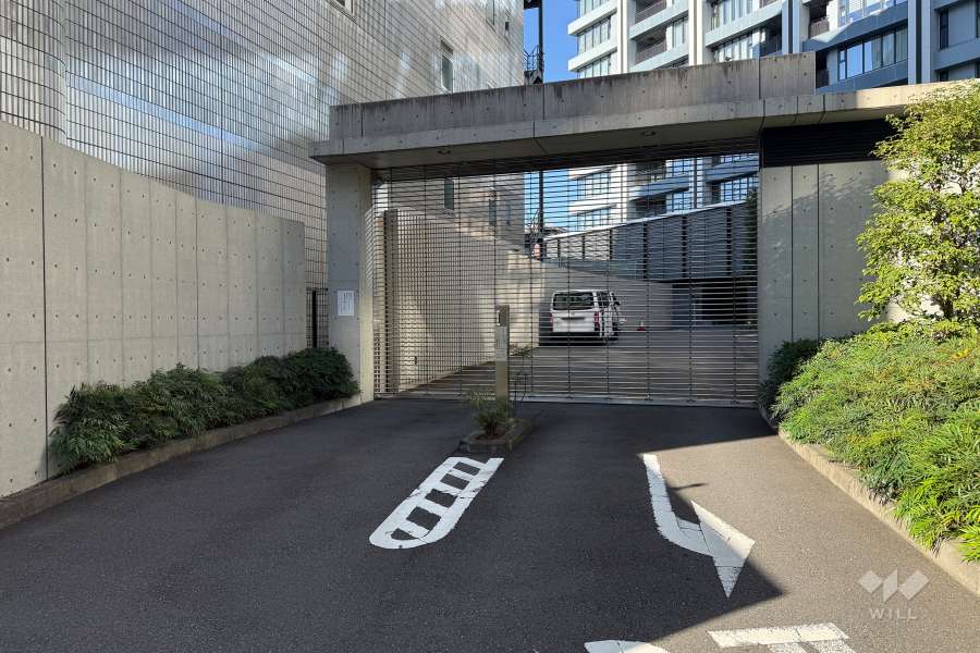 駐車の場出入り口（リングシャッター付き）