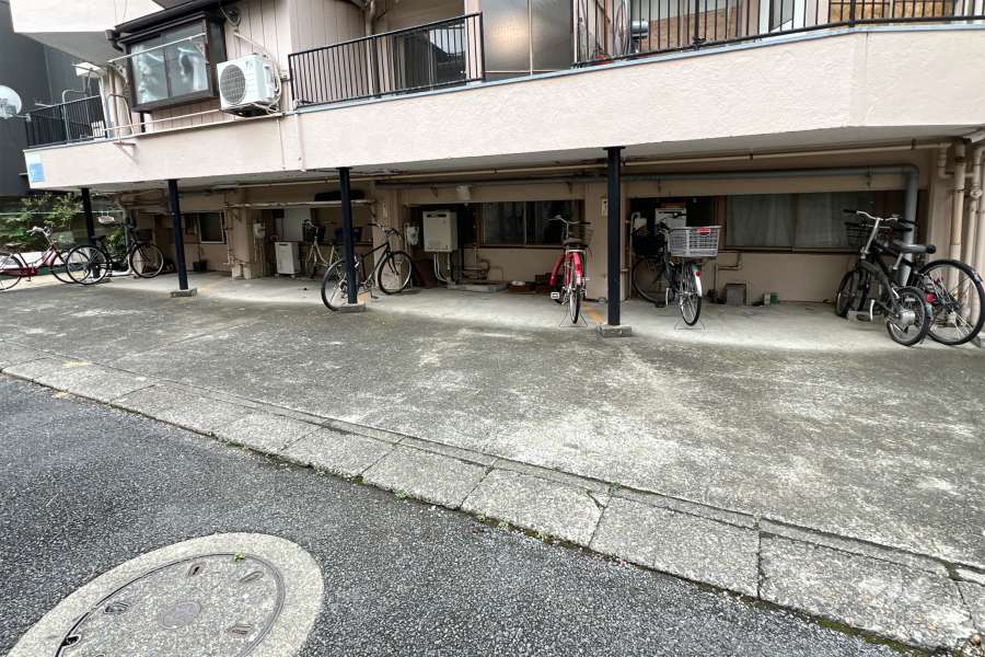 敷地内駐車場（屋外平面式）