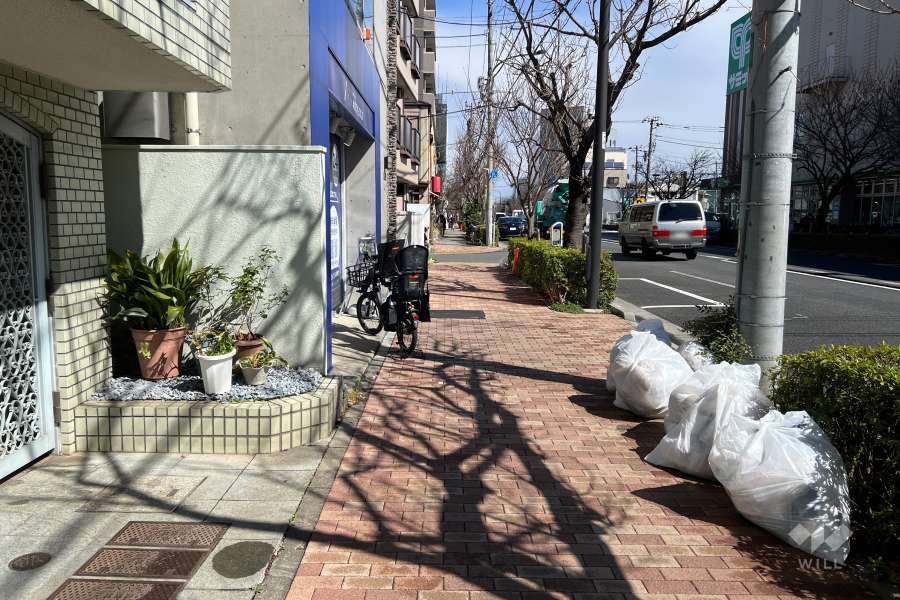 敷地南東側の前面道路