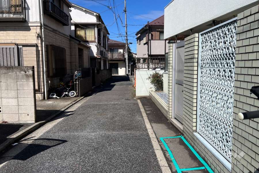 敷地南西側の前面道路