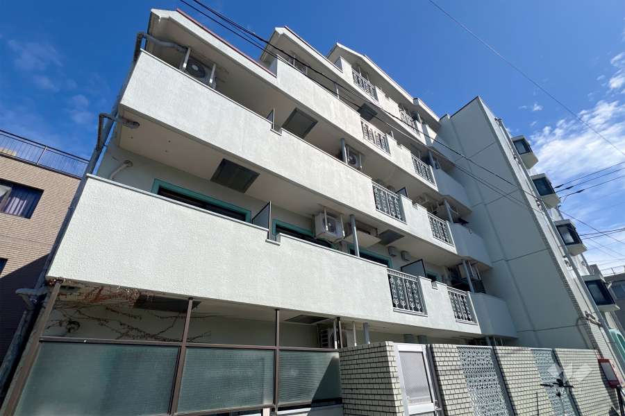 ピアニシオンブローニュクレストの外観（西側から）