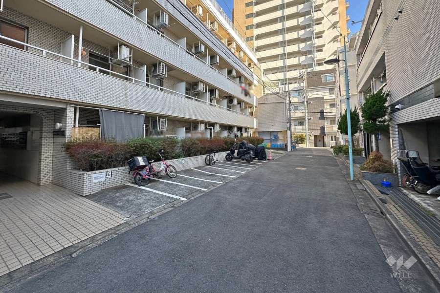 敷地南側の前面道路