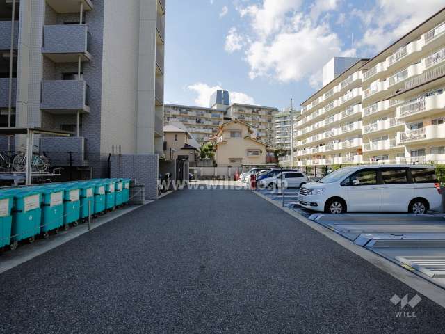 敷地内駐車場（屋外機械式と屋外平面式）