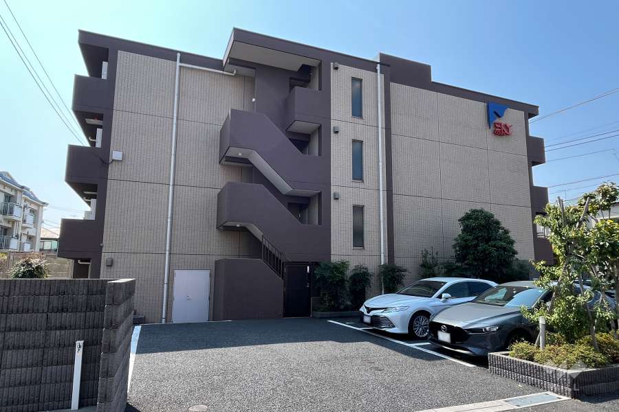 スカイコートパレス千川の外観（北東側から）