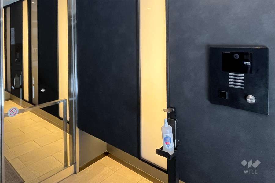 エントランスはオートロック付きです。