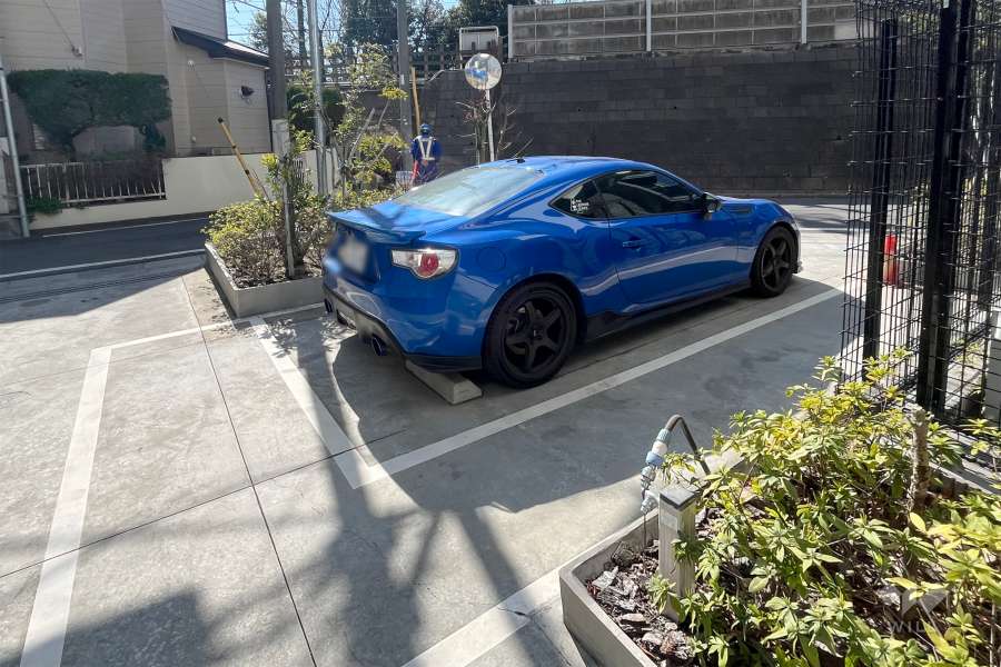 敷地内駐車場（屋外平面式）