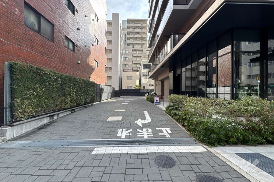 駐車場の出入り口　