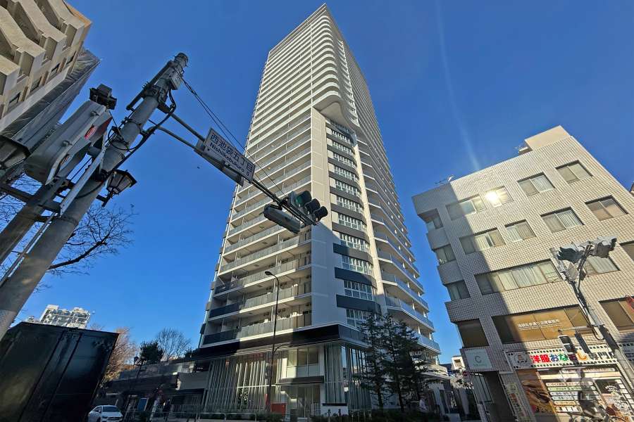 ブリリアタワー池袋ウエストの外観（南東側から）