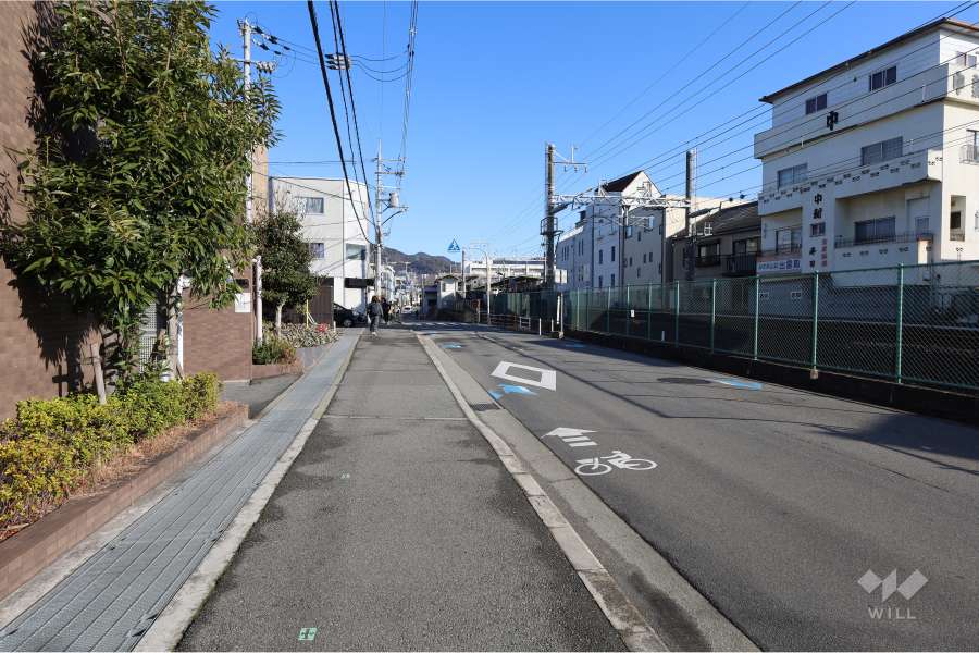 敷地東側の前面道路