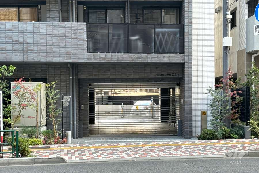 駐車場の出入り口（リングシャッター付き）