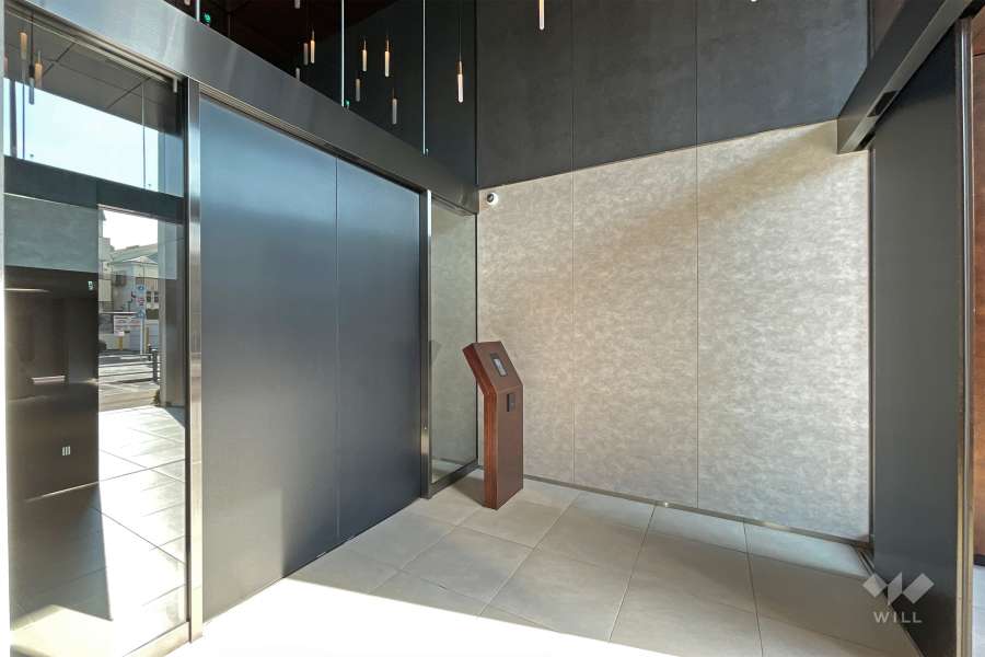 エントランスはオートロック付きです。