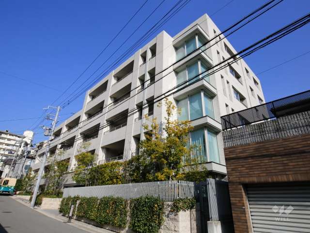ステイツグラン夙川の外観（南西側から）