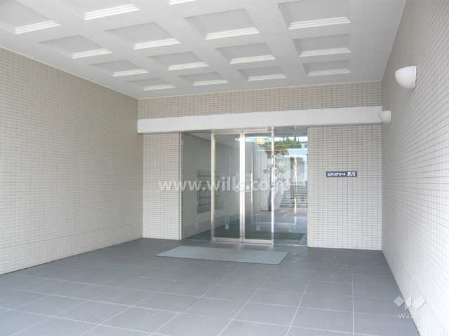 エントランス前