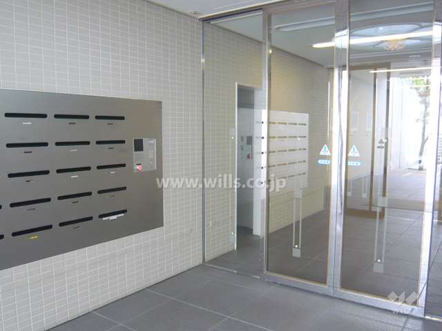 エントランスホール（オートロック付き）