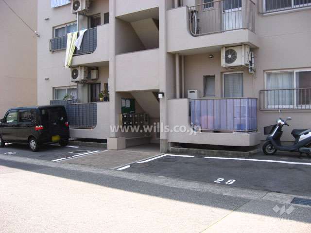 敷地内駐車場（屋外平面式）