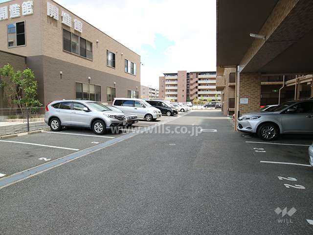 敷地内駐車場（屋外平面式・屋内平面式）