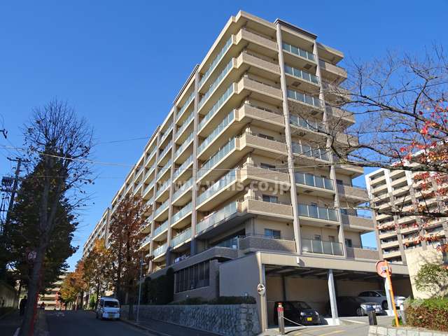 ブランズ南千里の外観(南東側から)