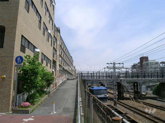 敷地の南側にはJR東海道本線が走っています。