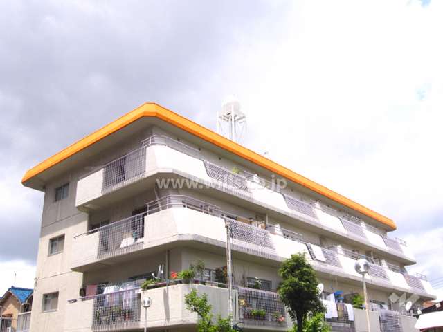 グレースハイツ園田の外観（南東から）