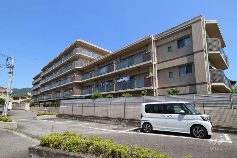 アクシアス宝塚小林の外観（南東側から）
