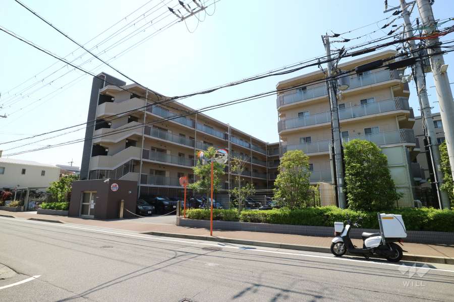 アクシアス宝塚小林の外観（北西側から）