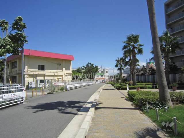 敷地北東側の前面道路