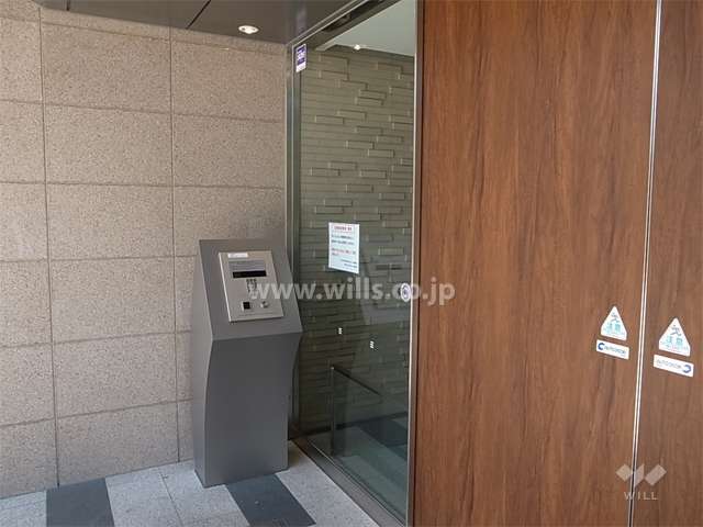 エントランスはオートロック付きです。