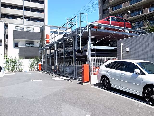 敷地内駐車場（屋外平面式と機械式とがあります。）