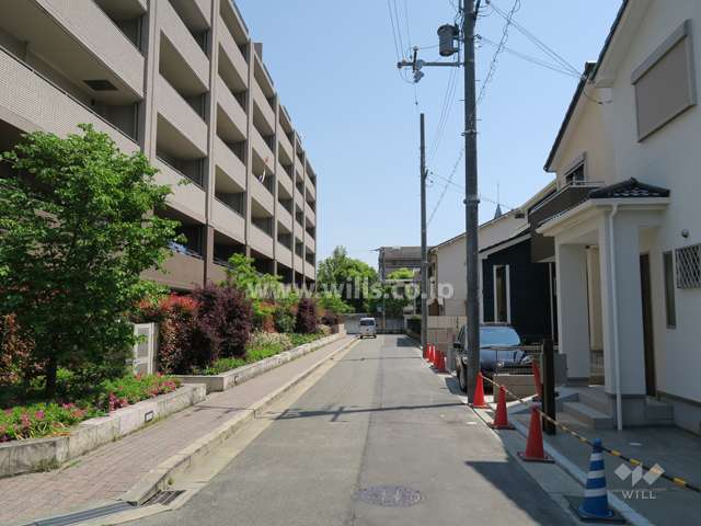 敷地南側の前面道路