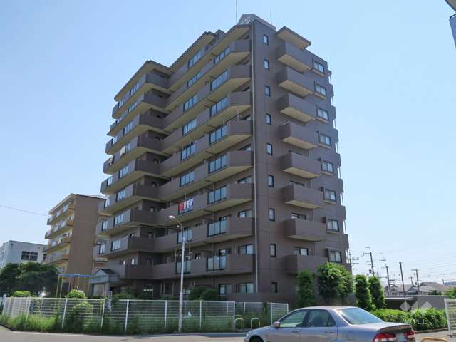 ノバ茨木の外観（北東側から）