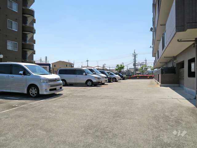 敷地内駐車場(屋外平面式)
