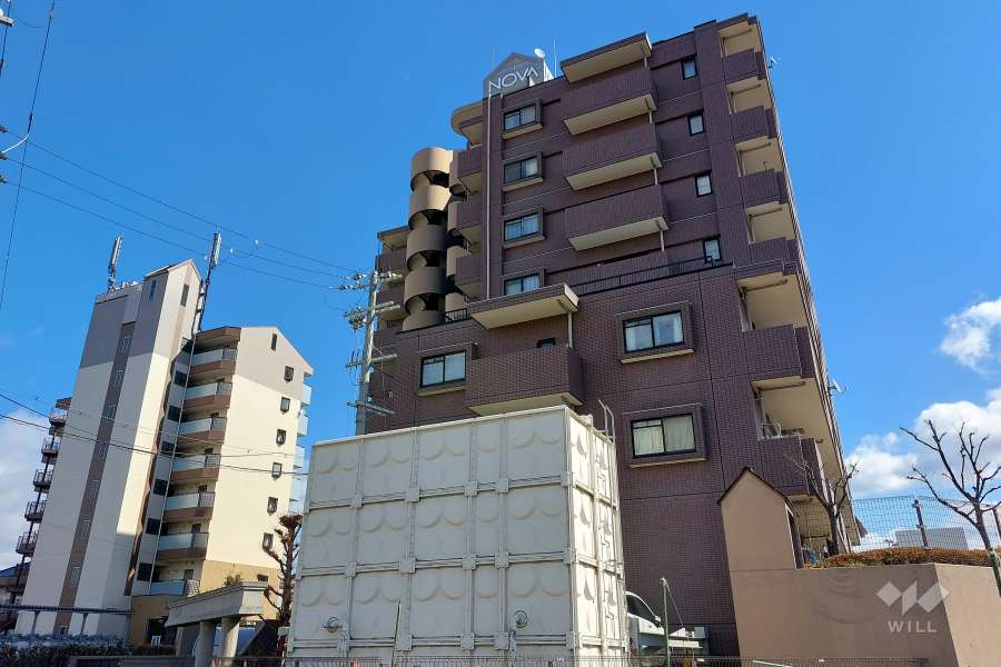 ノバ茨木の外観（西側から）