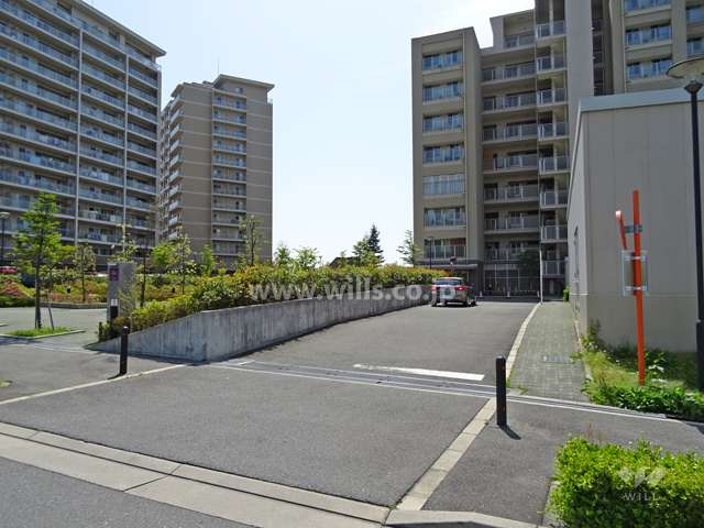 駐車場出入り口