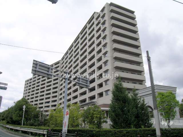 リバーガーデン千里中央の外観（南東側から）