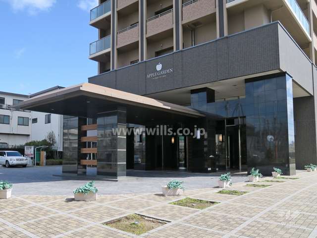 車寄せスペースのあるエントランス