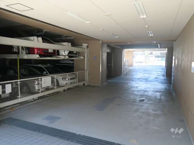 敷地内駐車場（屋内機械式）