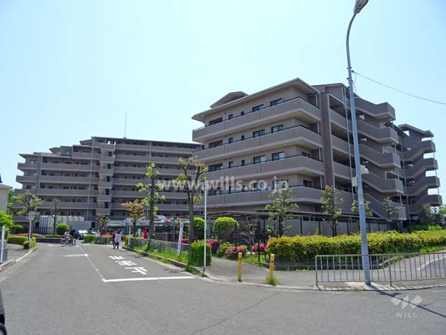 イトーピア茨木の外観（北東側から）