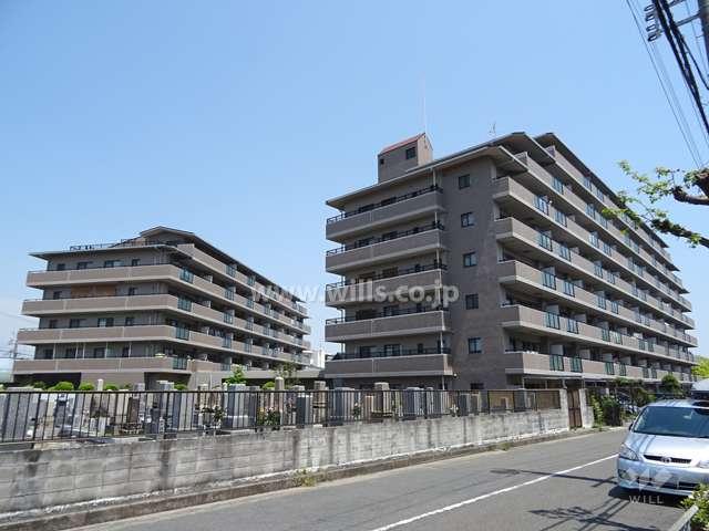 イトーピア茨木の外観（南西側から）